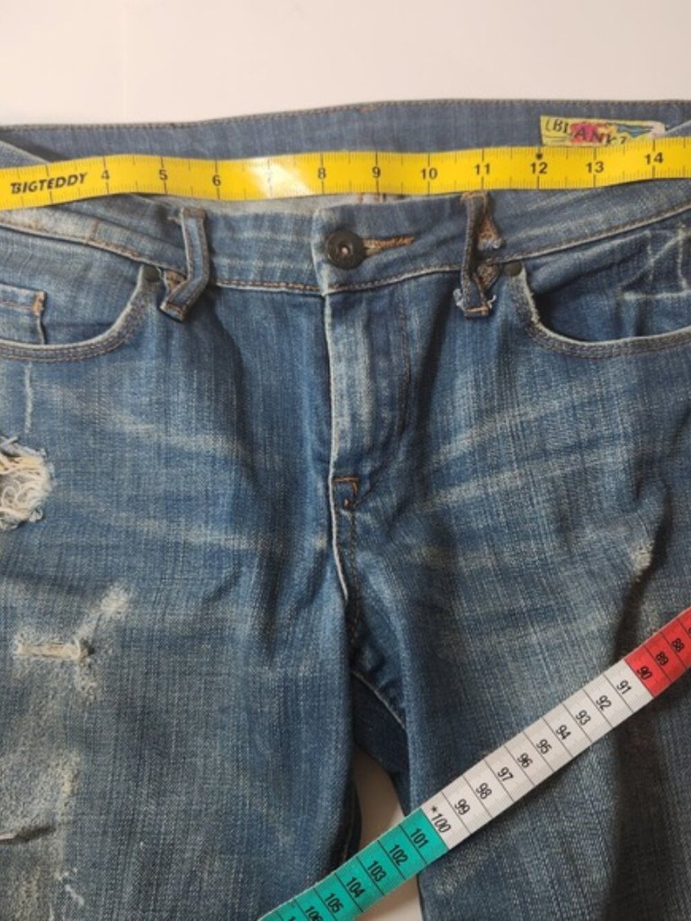 Blank NYC Distressed Denim Jean Shorts Medium Wash Raw Hem‎ Size 27 - Picture 7 of 8